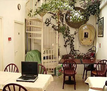 Hotel Alan Robert's 2*