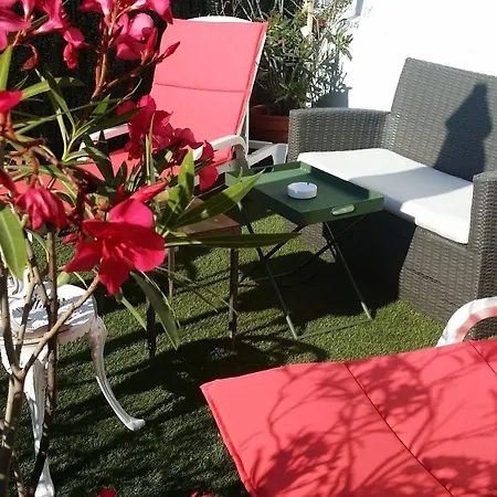 Alan Robert's Hotel 2*