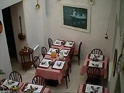 Отель Alan Robert's Канны