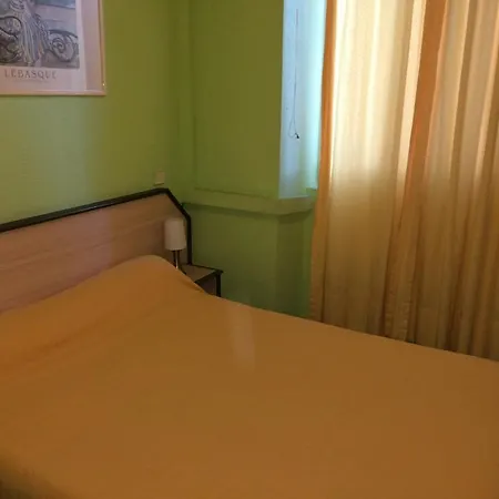 Alan Robert's Отель 2*
