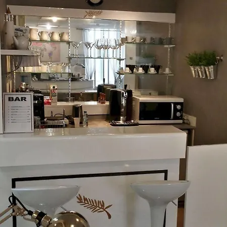 Отель Alan Robert's 2*